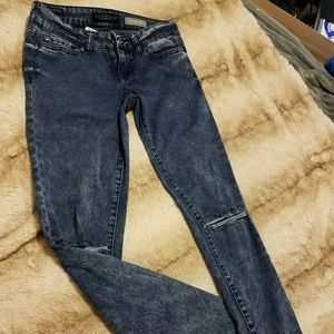 aero distressed jeggins